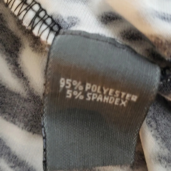 Kenneth Cole Black & White Draped Front Tank Top - Picture 12 of 12